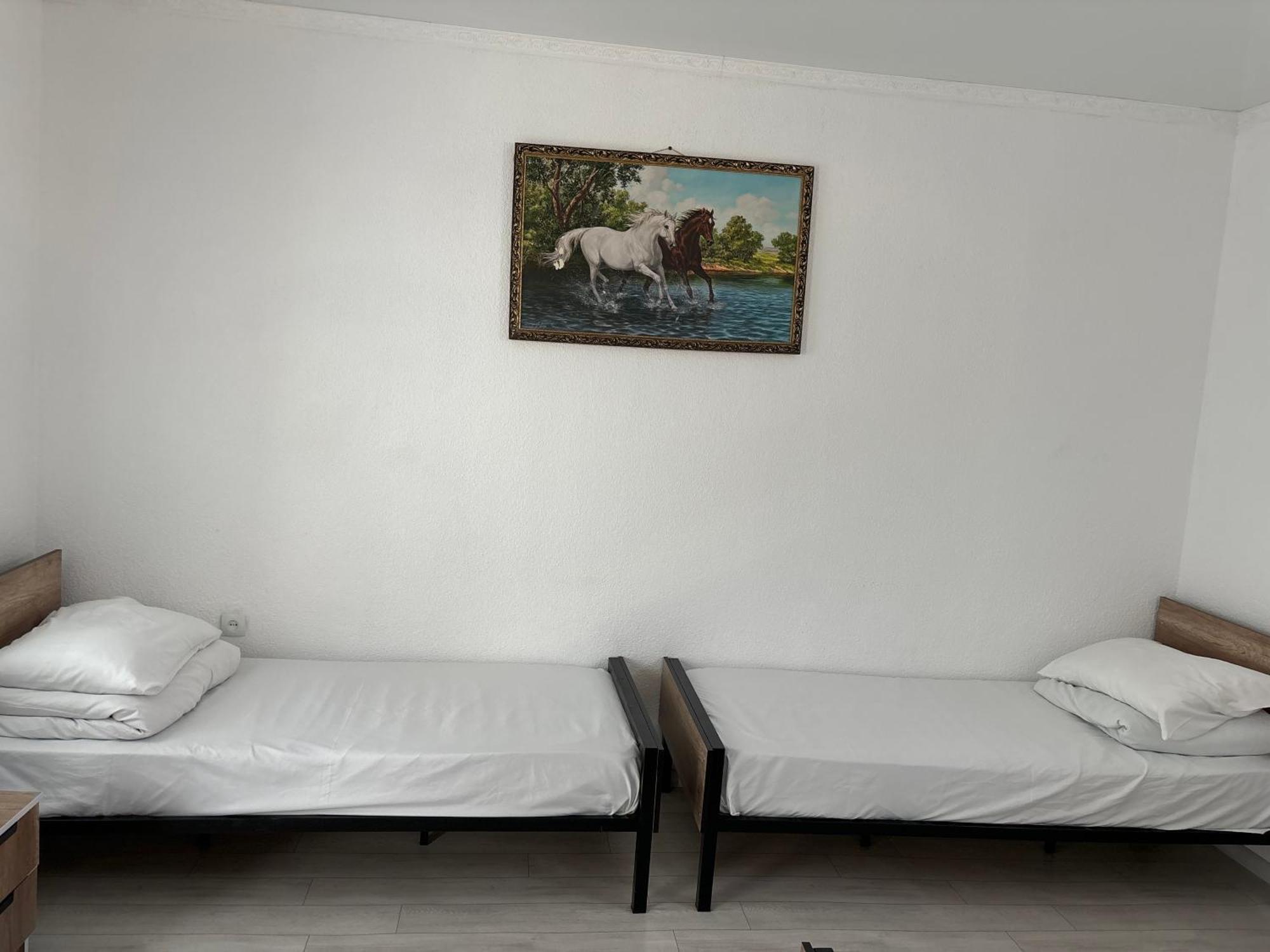 Hostel,Halal Хостел,Халал Токмак Экстерьер фото